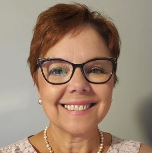 Meet your Posher, Esmere